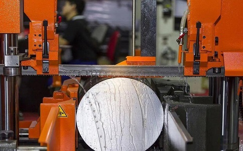 三台立式金属带锯床切削出现跑带故障解决方法！